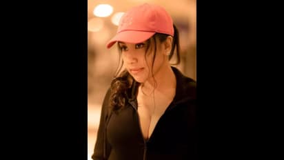 சத்யராஜ் மகளா இது..! படுகிளாமராக போட்டோஷூட் நடத்தி ஹீரோயின்களுக்கே டஃப் கொடுத்த திவ்யா சத்யராஜ் - வைரல் Photos