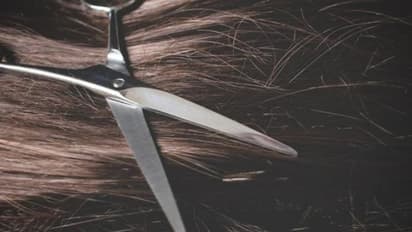 'സീനിയര്‍ പെണ്‍കുട്ടികള്‍ പുകവലിക്കുന്നത് കണ്ടു'; ആറാം ക്ലാസുകാരിയുടെ മുടിമുറിച്ചതായി പരാതി, സംഭവം കൊല്ലത്ത്