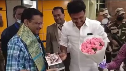 சென்னை வந்தடைந்தார் அரவிந்த் கெஜ்ரிவால்… புதுமைப்பெண் திட்டத்தை நாளை தொடங்கி வைக்கிறார்!!