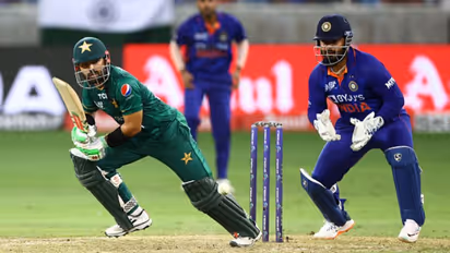 Asia Cup 2022, IND vs PAK: Rizwan's 71 ensures 5-wicket win for Pakistan, netizens react