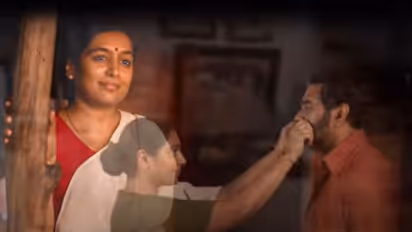 ബിജു മേനോന്റെ നായികയായി പത്മപ്രിയ; 'ഒരു തെക്കന്‍ തല്ല് കേസി'ലെ മനോ​ഹ​ര ​ഗാനമെത്തി