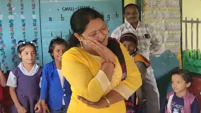 Teacher Day 2022: खुद की संतान नहीं थी तो स्कूली बच्चों को मान लिया अपनी औलाद, एक आइडिया से बदल दिया पूरा गांव