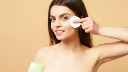 Makeup: മേക്കപ്പ് നീക്കം ചെയ്യുമ്പോള്‍ ശ്രദ്ധിക്കേണ്ട ഏഴ് കാര്യങ്ങള്‍...