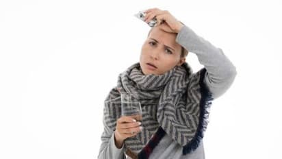 बुखार होने पर भूलकर भी ना खाएं यह चीजें, और बढ़ जाएगा शरीर का तापमान