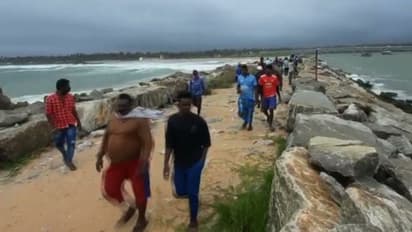 പെരുമാതുറ അപകടം: വള്ളം മറിഞ്ഞ് കാണാതായ മൂന്ന് പേർക്കു വേണ്ടിയുളള തെരച്ചിൽ തുടരും