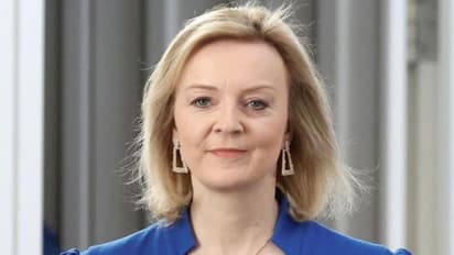 Liz Truss: এই তিনটি কারণেই ব্রিটিশ প্রধানমন্ত্রীর দায়িত্ব ছাড়লেন লিজ ট্রাস? মাত্র ৪৫ দিনের প্রধান তিনি