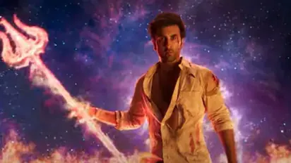 ബോളിവുഡിനെ കരകയറ്റാൻ 'ബ്രഹ്‍മാസ്‍ത്ര', ഒരു ലക്ഷത്തിലധികം ടിക്കറ്റുകള്‍ വിറ്റു