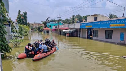 ബെംഗളൂരു വെള്ളപ്പൊക്കം;  മൂന്നാം ദിവസവും വൈദ്യുതി - കുടിവെള്ള വിതരണം മുടങ്ങി 