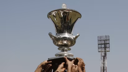 ദുലീപ് ട്രോഫി: ശ്രേയസ് അയ്യരുടെ ഇന്ത്യ ഡി വീണു; സമ്മര്‍ത്തെ അതിജീവിച്ച് റുതുരാജും സംഘവും, ആദ്യ ജയം