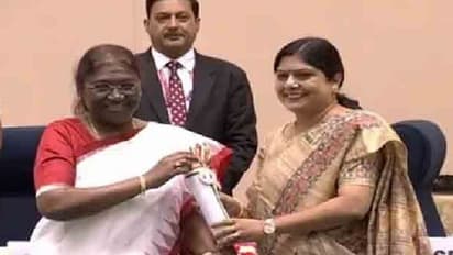 कौन हैं ये महिला टीचर जिन्हें राष्ट्रपति ने किया सम्मानित, PM Modi ने की मुलाकात, तो मंत्री ने डिनर पर बुलाया