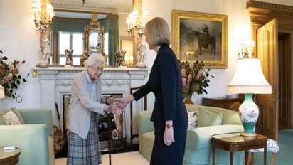 15 பிரதமர்களுக்கு பதவி பிரமாணம் செய்து வைத்த சிறப்பை பெற்ற ராணி எலிசபெத்..!