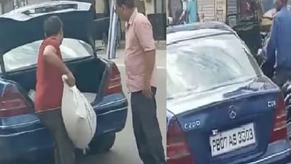 பென்ஸ் காரில் வந்து ரேசன் கடையில் பொருட்கள் வாங்கிய நபர்… வைரலாகும் வீடியோ!!