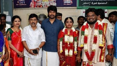 விஜே விக்னேஷ்காந்த் திருமணத்தில் நேரில் கலந்து கொண்டு வாழ்த்திய சிவகார்த்திகேயன்..! வைரலாகும் வெடிங் போட்டோஸ்!