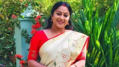 തിരുവോണ ആരവം ഒട്ടും കുറക്കാതെ കസവു സാരിയിൽ മനോഹരിയായി ചിപ്പി