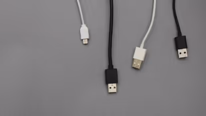 ജനനേന്ദ്രിയത്തിലൂടെ യുഎസ്ബി കേബിള് കയറ്റി; കൗമാരക്കാരന് ശസ്ത്രക്രിയ