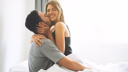 கணவனை முந்தானைக்குள் முடிந்துவைக்க இந்த மந்திரச்சொற்கள் போதும்..!!