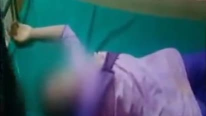 கேள்வி கேட்ட ஆசிரியர்... மார்பை பிடித்து மயங்கி விழுந்து துடிதுடித்து உயிரிழந்த மாணவி.. வகுப்பறையில் பயங்கரம்.