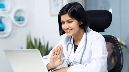 NEET नहीं कर सके पास तो न करें चिंता: मेडिकल फील्ड में करियर बनाने के और भी है ऑप्शन