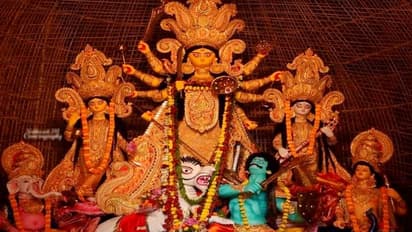 গুটিকয়েক বন্ধু মিলে শুরু হয়েছিল পুজো, হাটখোলা গোঁসাইপাড়ার দুর্গা আরাধনার ‘যাত্রাপথ’ এবছর পা দিচ্ছে ৮৬ বছরে