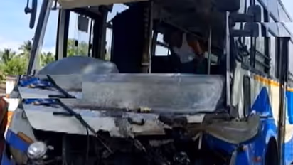 ரன்னிங் போது வெடித்த கார் டயர்! எதிர் திசையில் சென்று அரசு பேருந்து மீது மோதல்.. 4 பேர் ரத்த வெள்ளத்தில் பலி.!