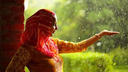 আজ থেকে টানা ৩ দিন বৃষ্টি দক্ষিণবঙ্গে, পুজোর মুখে নিম্নচাপের কাঁটা বঙ্গে