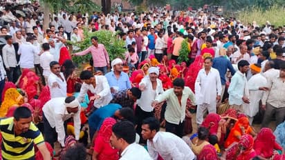 इन 5 फोटोज को देखकर हर कोई हो जाएगा भावुक, एक ही परिवार के 4 लोगों का एक साथ हुआ अंतिम संस्कार