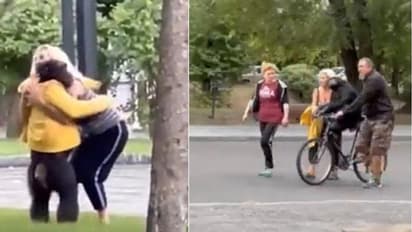 ജാക്കറ്റും സൈക്കിളില്‍ സവാരിയും; പുറത്ത് ചാടിയ ചിമ്പാന്‍സിയെ കൈയിലെടുത്തത് ഇങ്ങനെ...