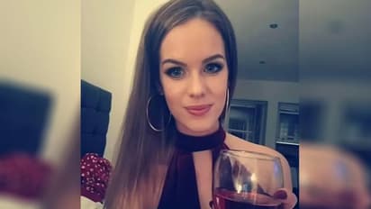 23 साल की टीचर ने छात्र के साथ किया SEX, स्कूल से निकाले जाने के बाद अब कर रही ये काम