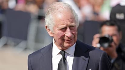 সমালোচনার মুখে নতুন রাজা চার্লস, প্রায় ১০০ জন কর্মীর যেতে পারে কাজ