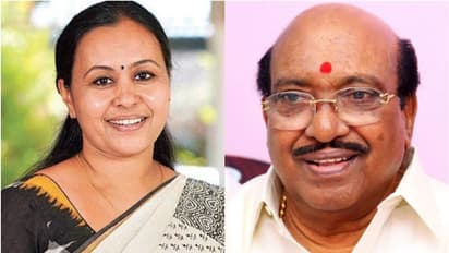 'വീണ മിടുക്കിയായ മന്ത്രി'; വേദിയിലിരുത്തി പ്രശംസിച്ച് വെള്ളാപ്പള്ളി