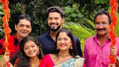 ഊഞ്ഞാലാടി ഓണം ആഘോഷിച്ച് 'മൗനരാഗം' താരങ്ങൾ; ലൊക്കേഷൻ വീഡിയോ പങ്കുവച്ച് ഐശ്വര്യ