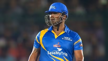 സച്ചിന് മങ്ങി; സ്റ്റുവര്ട്ട് ബിന്നി മിന്നി; ദക്ഷിണാഫ്രിക്ക ലെജന്ഡ്സിനെതിരെ ഇന്ത്യക്ക് കൂറ്റന് സ്കോര്