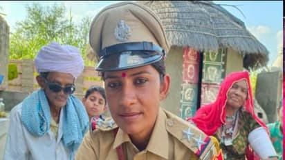 दो बार पढ़ाई छोड़ी, भाई के किए वादे से फिर बढ़ा विश्नास, पढ़ें झोपड़ी में रहने वाली बेटी के SI बनने की कहानी