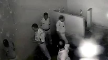 'പണി അത്ര പോരാ', അഞ്ച് പൊലീസുകാരെ ലോക്കപ്പിലടച്ച് ഉന്നത ഉദ്യോഗസ്ഥൻ; നടപടി വേണമെന്ന് അസോസിയേഷൻ