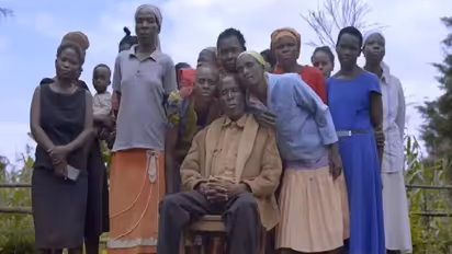 15 ഭാര്യമാർ, 107 കുട്ടികൾ, എല്ലാവരും ഒത്തൊരുമയോടെ കഴിയുന്നത് ഒരേ വീട്ടിൽ!