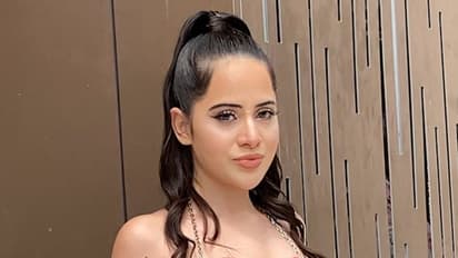 অনাবৃত উরুতে লাস্যে ভরা যৌবন, পোশাক সরতেই বেরিয়ে এল প্য়ান্টি, ভাইরাল হল উরফির 'Oops Moment'