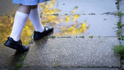 ഇറുക്കമുള്ള യൂണിഫോം ധരിച്ചു, വിദ്യാർത്ഥികളെ അപമാനിച്ച് സ്കൂൾ, സ്കൂളിൽ പോകാൻ ഭയമെന്ന് വിദ്യാർത്ഥികൾ