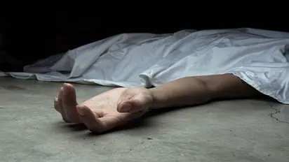 ഭാര്യയെ തുറിച്ച് നോക്കിയെന്ന് ആരോപിച്ച് ദളിത് യുവാവിനെയും മാതാപിതാക്കളെയും വെടിവെച്ച് കൊന്നു