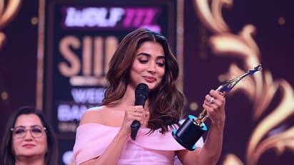 SIIMA விருது விழாவில்... அரபிக்குத்து பாடலுக்கு மேடையில் ஆட்டம் போட்ட பூஜா ஹெக்டே..! வைரலாகும் வீடியோ!