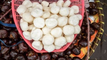 নিরোগ হৃদযন্ত্র থেকে দুর্দান্ত ঘুমের সহায়ক- শরীর থেকে হাজার রোগ তাড়ায় সস্তার পানিফল