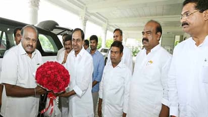 త్వరలోనే కేసీఆర్ జాతీయ పార్టీ: మద్దతిచ్చిన కర్ణాటక మాజీ సీఎం కుమారస్వామి(ఫోటోలు)