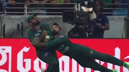 ഫീല്‍ഡിംഗിനിടെ വിണ്ടും മണ്ടത്തരം! ഷദാബ് ഖാനും ആസിഫ് അലിയും കൂട്ടിയിടിച്ചു; ഔട്ടെന്നുറച്ച പന്ത് സിക്‌സ്- വീഡിയോ