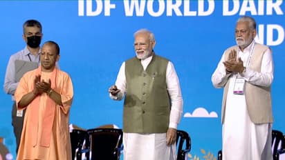 वर्ल्ड डेयरी समिट में बोले PM मोदी-भारत में महिलाएं चलाती हैं 8.5 लाख करोड़ रुपये का डेयरी उद्योग