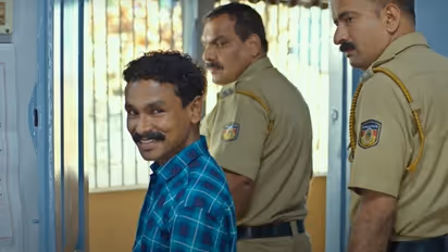 'പുലര്‍കാലമേഘം വന്ന'; വിദ്യാധരന്‍ മാസ്റ്ററുടെ മനോഹര ഈണം; 'സ്റ്റേറ്റ് ബസി'ലെ പാട്ടെത്തി