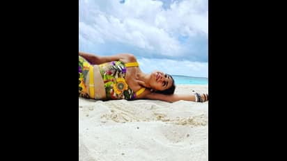 பிகினி பேபியாக மாறிய ஸ்ரேயா... கடற்கரை மண்ணில் உருண்டு... பிரண்டு... குழந்தையுடன் கொண்டாடிய பிறந்தநாள்!