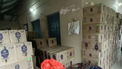 बिहार में फिर खुली शराबबंदी की पोल: 50 लाख की शराब बरामद, पुलिस को ट्रक से पेटियां उतारने में लगे 2 घंटे