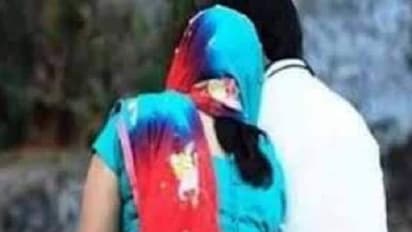 कानपुर में पति पर दर्ज था पत्नी की हत्या का मुकदमा, पुलिस तफ्तीश में इस हालत में प्रेमी के साथ मिली महिला