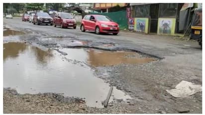 ലക്ഷങ്ങൾ ചെലവാക്കി നന്നാക്കി; രണ്ടാഴ്ചക്ക് ശേഷം പൊട്ടിപ്പൊളിഞ്ഞ് റോഡ് 
