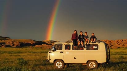 డబ్బుల వెంట పరుగులు పెట్టి లైఫ్ బోర్ కొట్టింది.. ట్రక్కు డ్రైవర్‌గా కంపెనీ సీఈవో