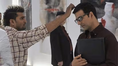 అక్షయ్ కుమార్ హెయిర్ స్టైలిస్ట్ కన్నుమూత.. 15 ఏండ్లుగా ఆయనే.. ఎమోషనల్ అయిన బాలీవుడ్ స్టార్.!